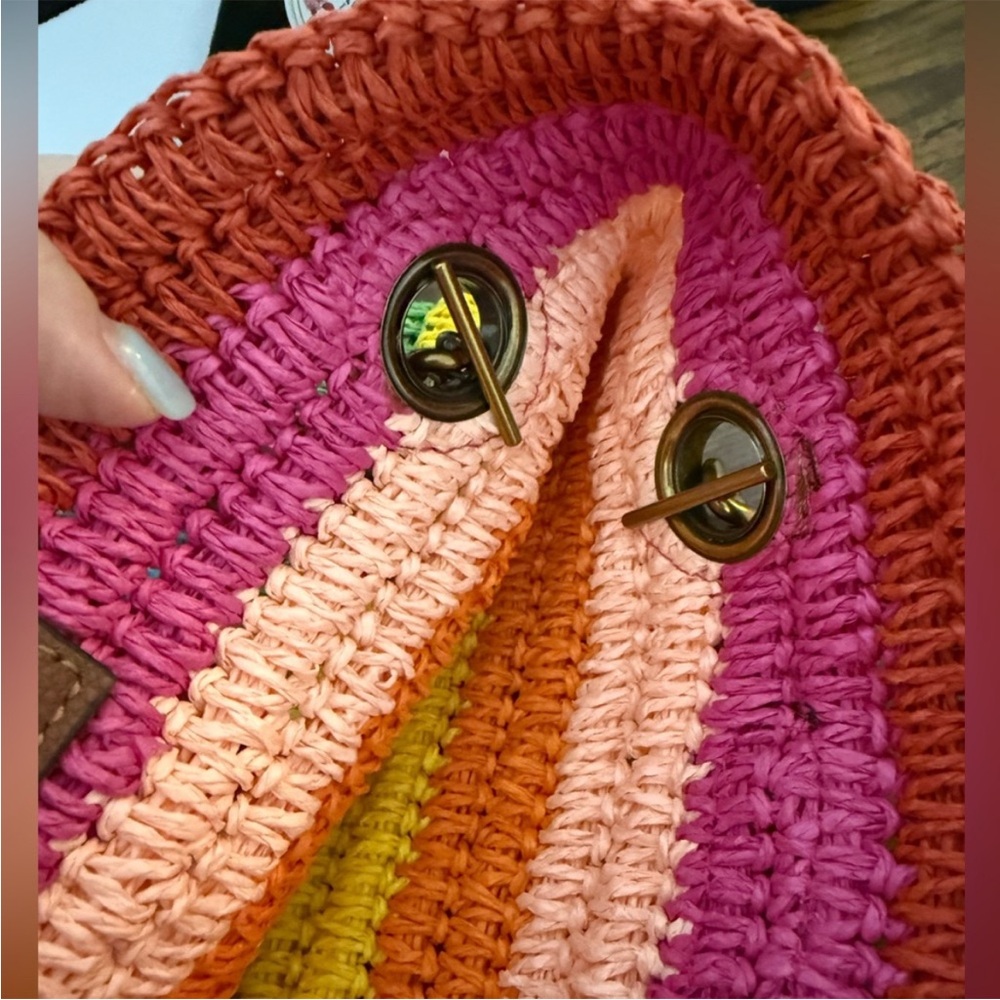 Kurt Geiger Rainbow Raffia shoulder bag/ tote w chunky chain and leather straps - Picture 9 of 10